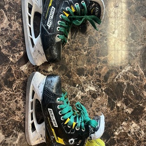 2022 Bauer Supreme M4 Hockey Skates Extra Wide Width Size 3 (Used)