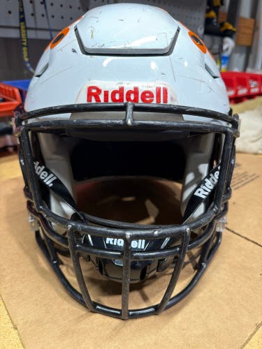 USED RIDDELL FLEX ADULT HELMET - LARGE - METALLIC WHIITE