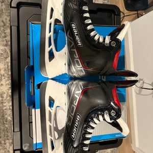 2021 Bauer Vapor 3X Hockey Skates Regular Width Size 4.5 (Used Once Like New)