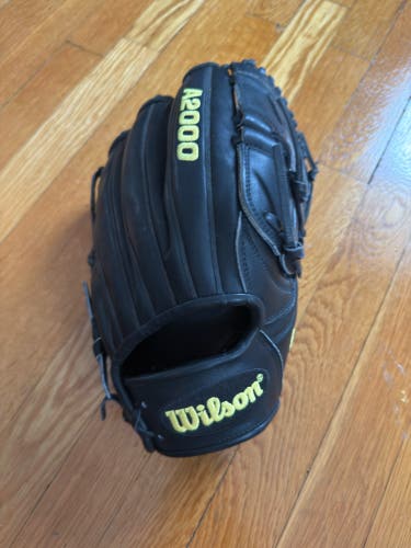 Wilson A2000 RH Pitcher's Baseball Glove 11.75