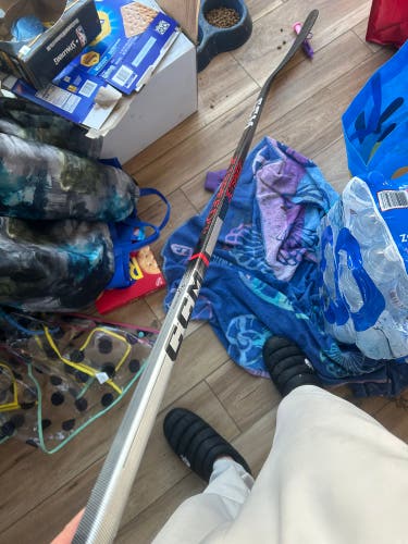 Intermediate CCM JetSpeed Plus Right Handed Hockey Stick P29 65 Flex (New)