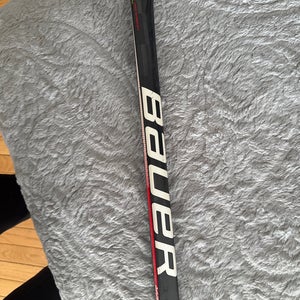 Intermediate Bauer Vapor Hyperlite Right Handed Hockey Stick P28 50 Flex (Used)