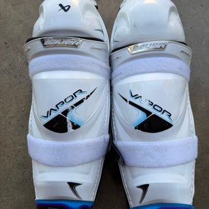 Intermediate Bauer Vapor Flylite 13" Shin Pads (Used)
