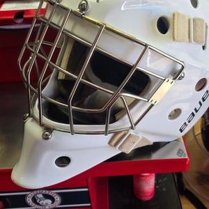 Small Bauer 940 Goalie Mask (Used)