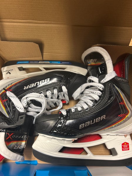 2025 Bauer Vapor Flypro Hockey Skates 7.5 (New)