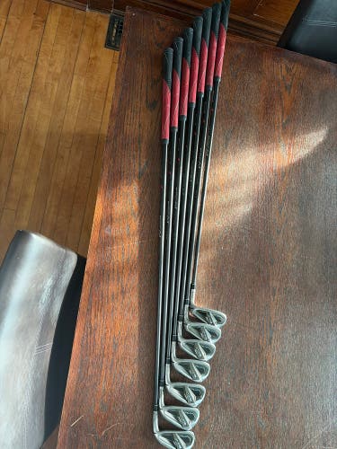 Men's TaylorMade SIM2 MAX Right Handed Iron Set Stiff Flex (7 Clubs) #5 - #9, PW, GW Graphite Shaft