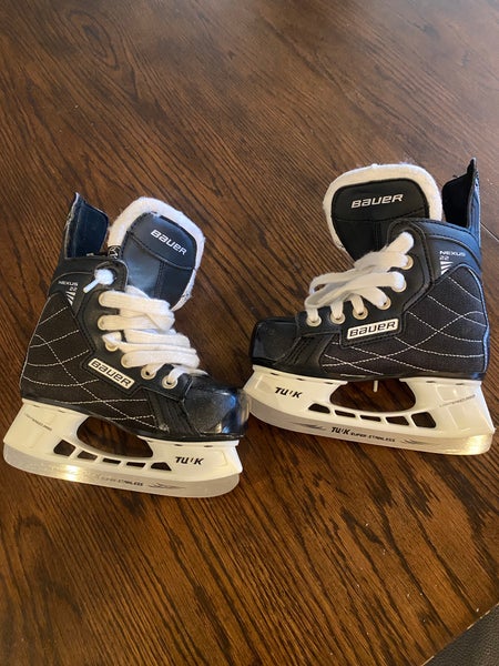 Bauer Nexus 22 Hockey Skates Regular Width Y11 (Used)
