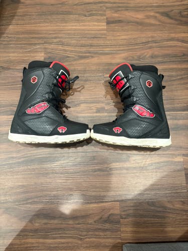 Size M 9.5 (W 10.5) Thirty Two Crab Grab Lashed Snowboard Boots (Used)