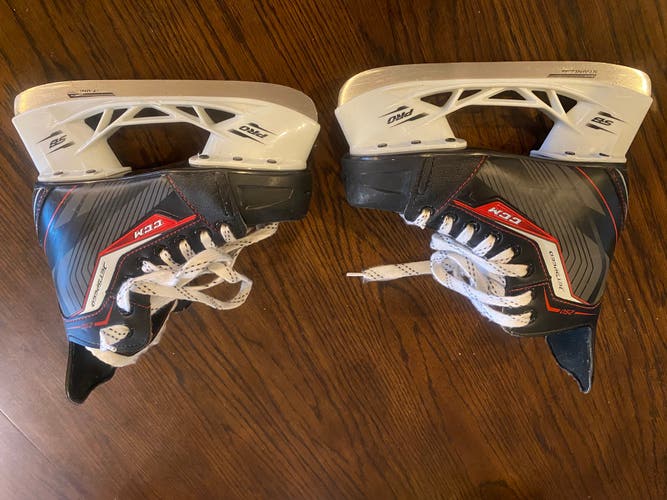 2015 CCM JetSpeed 250 Hockey Skates Size 1 (Used)
