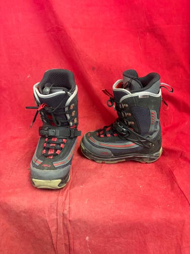 Snowboard Boots: K2 snowboard boots with Step-in binding attachments. Sz: M10