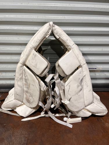 30" CCM Extreme Flex 760 Goalie Leg Pads (Used)
