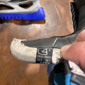 Bauer Reactor 9000 Hockey Goalie Skates Size 5 (Used)