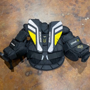 Medium Bauer Supreme One.7 Goalie Chest Protector (Used)