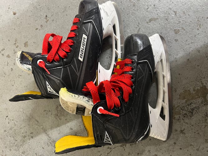 2016 Bauer Supreme S170 Hockey Skates Extra Wide Width Size 3 (Used)