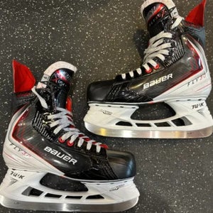 2025 Bauer Vapor Fly30 Hockey Skates Regular Width 9 (Used)