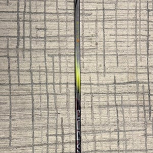 Senior Bauer Vapor Hyperlite 2 Left Hand Hockey Stick P92M 70 Flex (Used)