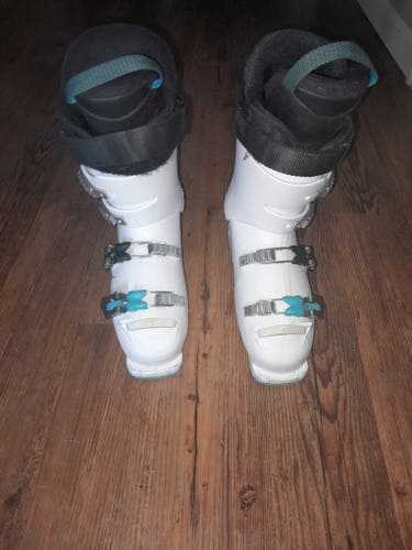 Mondo 25 & 25.5 HEAD Racing Raptor 60 Ski Boots Soft Flex (Used)
