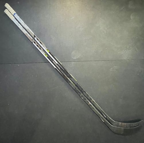 2 Pack - Senior Bauer Vapor Hyperlite (actual BGP2B) Right Matt Roy P92M 87 Flex Pro Stock (Used)