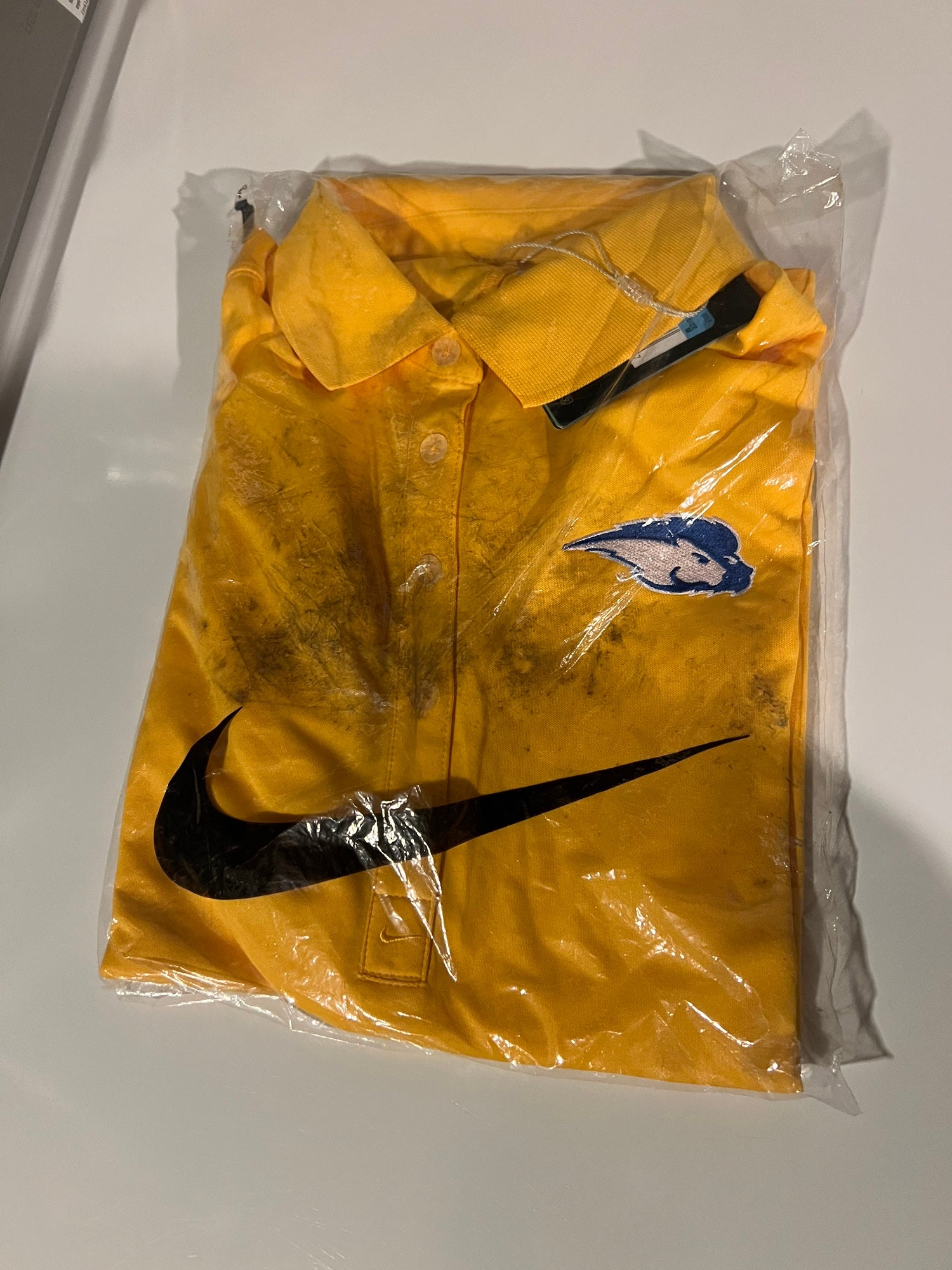 nike yellow shirt women's