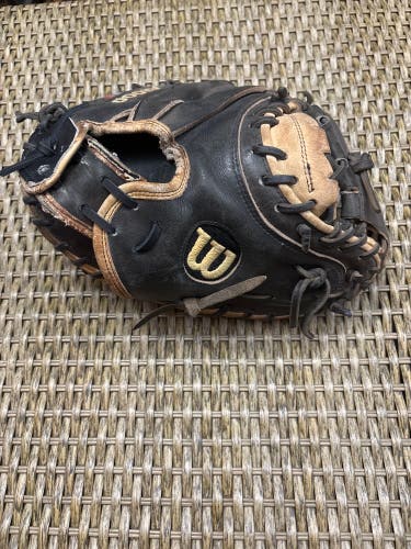 Wilson A2000 RH Catcher's Baseball Glove 32.5" (Used)