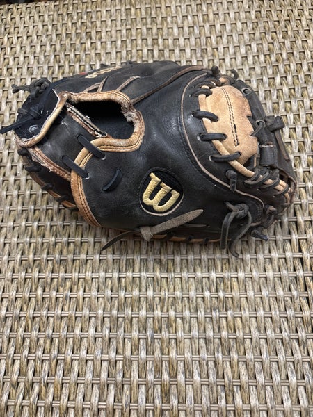 Wilson A2000 RH Catcher's Baseball Glove 32.5" (Used)