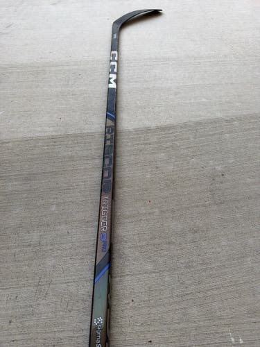 CCM Ribcor Trigger 9 Pro – Senior Left – P29 – 70 Flex – 60” – Uncut – Lightly Used