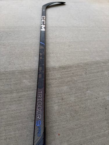 CCM Ribcor Trigger 9 Pro – Senior Left – P29 – 65 Flex – 60” – Uncut – Lightly Used