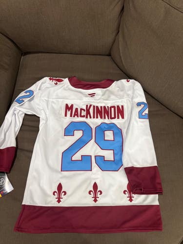 Nathan Mackinnon Avalanche white retro Jersey Mens size large new