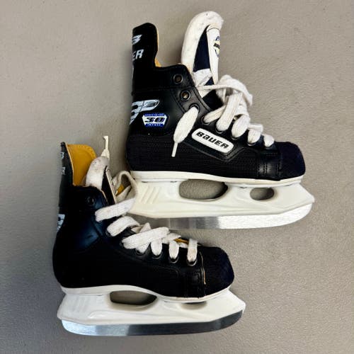 Bauer Impact 30 Hockey Skates Size 11 (Used)