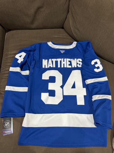Auston Matthews Toronto maple leafs blue jersey men’s size large new