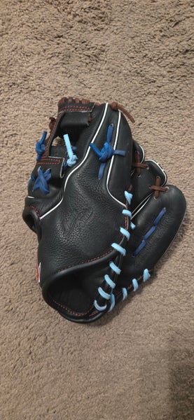 2023 Marucci RH Infield Acadia Baseball Glove 11.25" (Used)