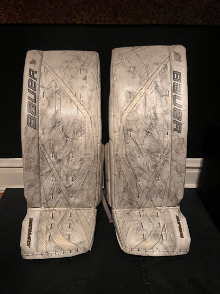 32" Bauer Supreme Goalie Leg Pads (Used)