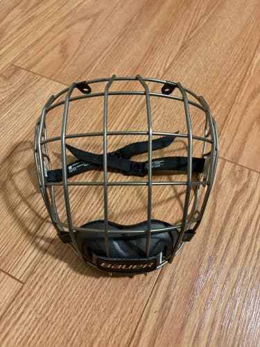 Medium Bauer Re-Akt Cage (New)