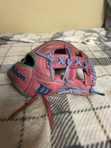 Wilson A2000 RH Infield Baseball Glove 11.75" (Used)