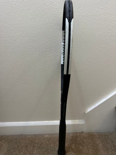 Adult Wilson Pro Staff RF97 Autograph Tennis Racquet (Used)