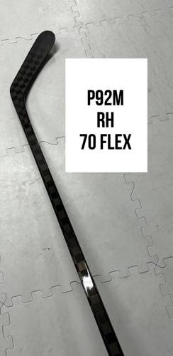 Senior(1x)Right P92M 70 Flex ProBlackStock™ Unbranded Blackouts Pro Stock Nexus Hockey Sticks