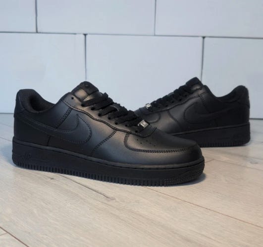 Multiple Sizes Nike Air Force 1 '07 Low Triple Black