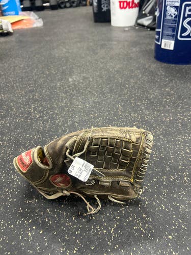 Used Louisville Slugger BALL GLOVE BB/SB Glove RH Throw None 11" 11337-C000479637