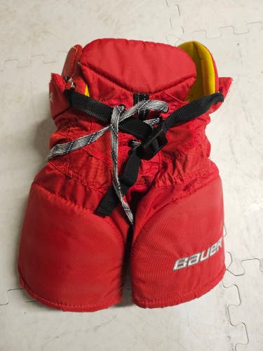 Youth Small Bauer Supreme TotalOne MX3 Hockey Pants (Used)