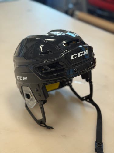 Medium CCM Tacks 210 Helmet (Used)