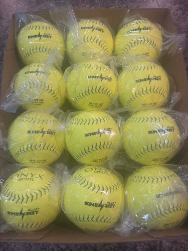 ONYX Energy + 44/375 Slowpitch Softballs (Dozen) Men’s Softball 12 Inch