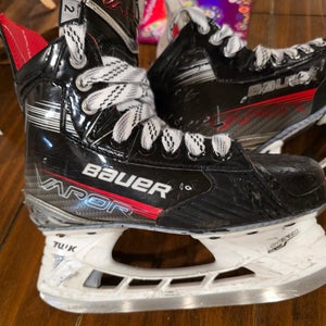 Junior Bauer LTX Pro+ Hockey Skates Regular Width Size 2 (Used)