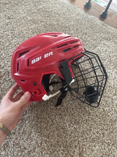 Medium Bauer Re-Akt 150 Helmet (Used)
