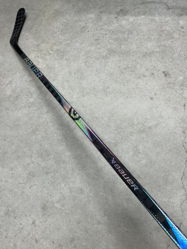87 Flex P92M Senior Bauer Proto 2 Right Hand Hockey Stick Pro Stock (Used)