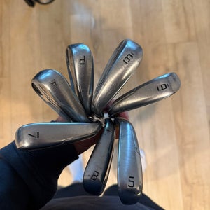 Men's 845 Right Handed Iron Set Regular Flex (7 Clubs) #5 - #9, PW, GW Steel Shaft (Used)