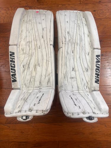 28" Vaughn Ventus SLR Jr Goalie Leg Pads (Used)