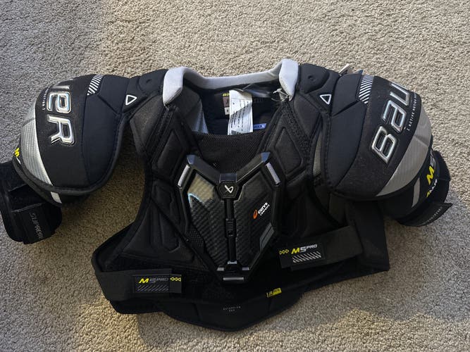 Junior Medium Bauer  (New) Supreme M5 Shoulder Pads