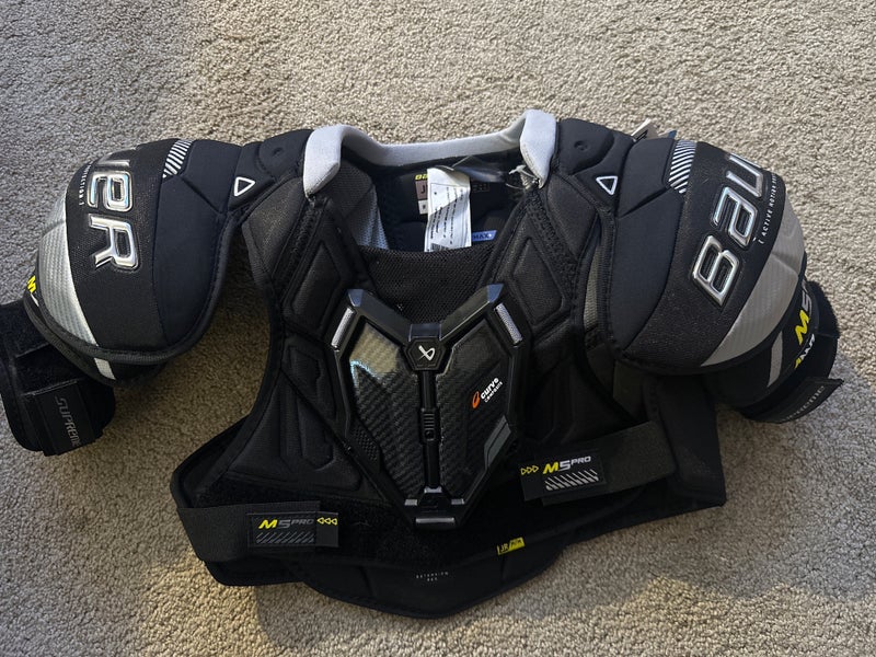 Junior Medium Bauer (New) Supreme M5 Shoulder Pads