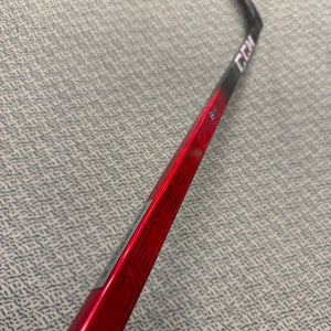 Senior Red CCM JetSpeed FT8 Pro Right Handed Hockey Stick P29+1/4 70 Flex (New)
