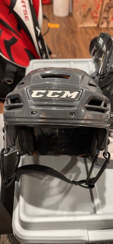 Adult Small CCM Tacks 710 Helmet (Used)